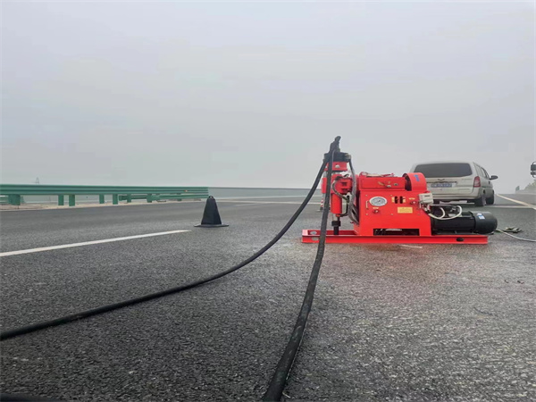 永登马路路基路面开裂下沉注浆加固灌浆